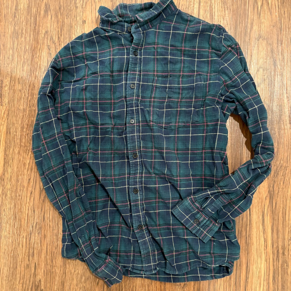 Forever 21 men’s green plaid shirt